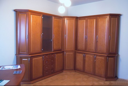 beépített_bútor_furnérozott_szekrény_egyedi_tervezés_gyártás